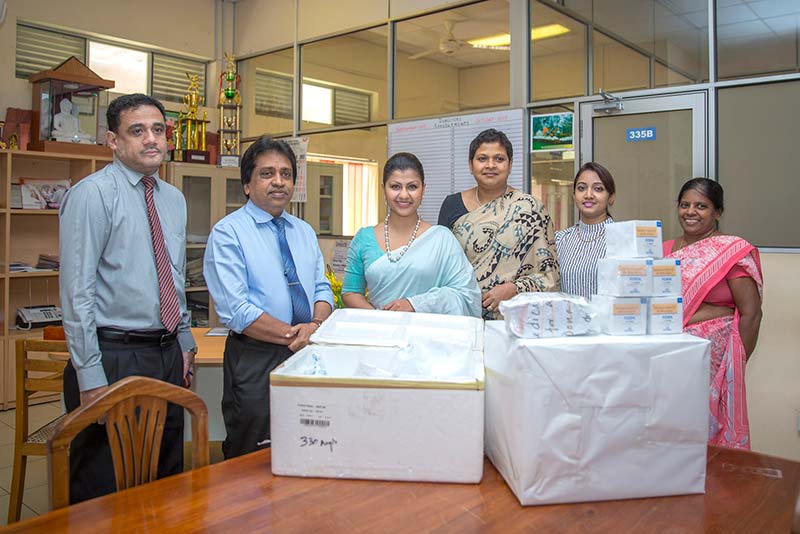 PHOTO-01---Brides-Of-Sri-Lanka-Magazine-&-Hilton-Colombo-donate-Rs.-01Mn-worth-medicine-to-Cancer-Hospital-Magharagama
