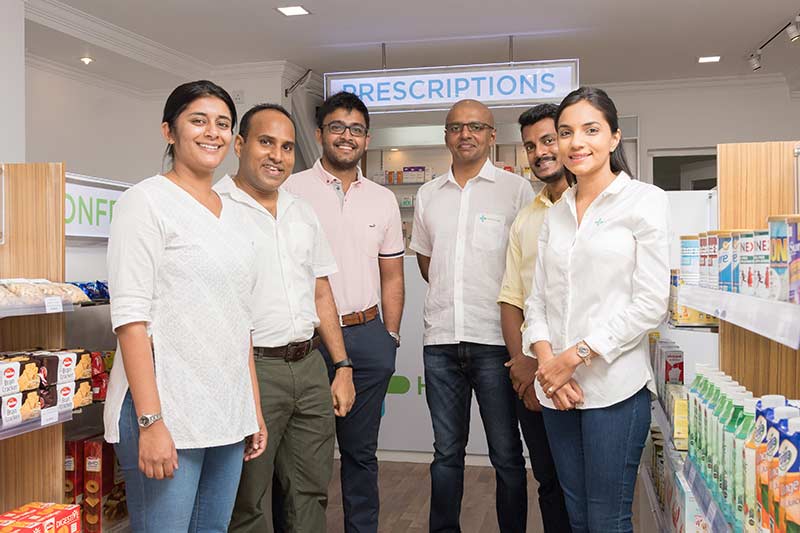 01-HealthHub-Directors-Meenal-Mahtani-(1st-from-right)-and-Trihan-Perera-(3rd-from-right)-with-patrons-on-HealthHub's-opening-day