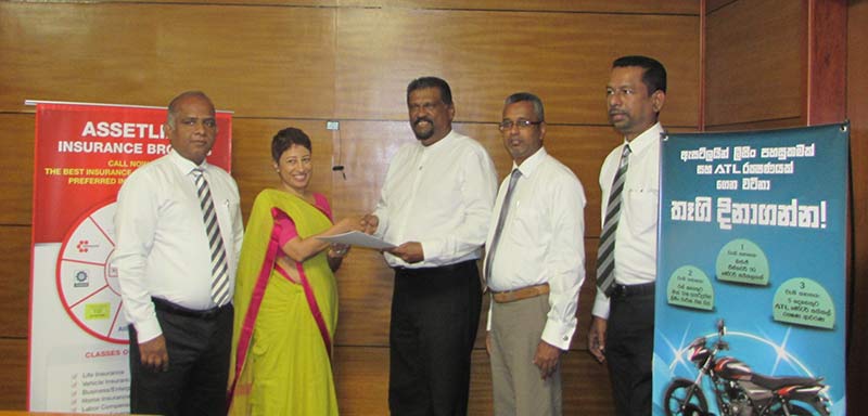 Image-1---Officials-of-Amãna-Takaful-and-Assetline--at-the-time-of-signing-the-agreement