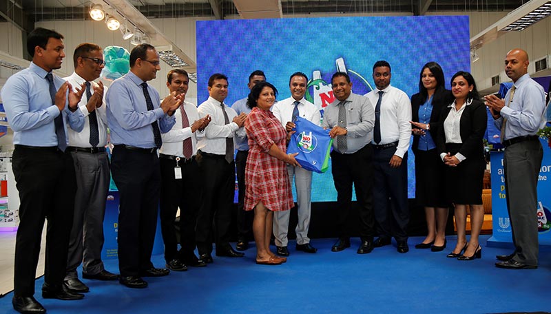The management teams of Richard Pieris Distributors and Unilever Sri Lanka at the launch of the 3rd phase of “No more Silly Silly” Co-branded eco-bag project