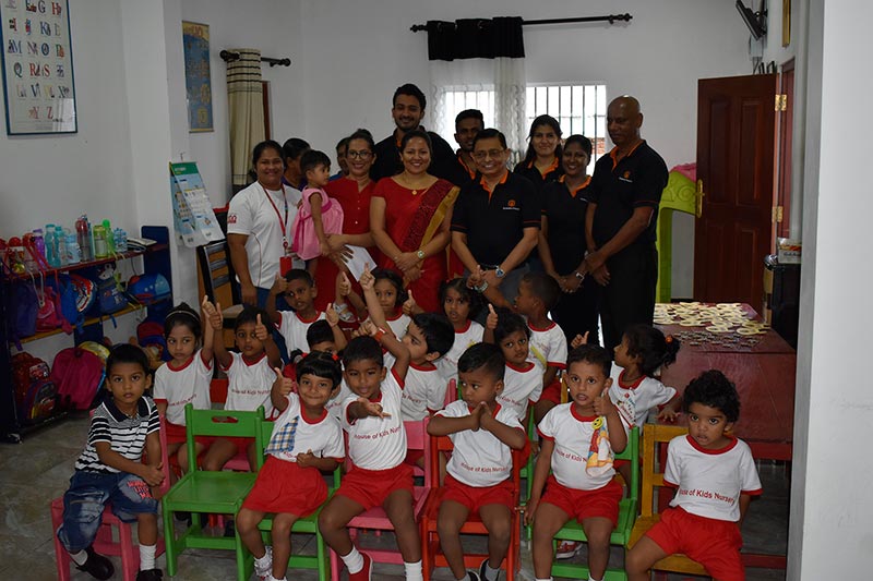 The children of House of Kids Pre school, Colombo 02, celebrating World Children’s Day with the Siyapatha Finance Kirula Children savings division.