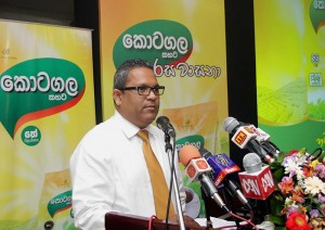Mr. Jerome Jayasinghe, the Chief Operating Officer of C. W. Mackie PLC addressing the gathering 