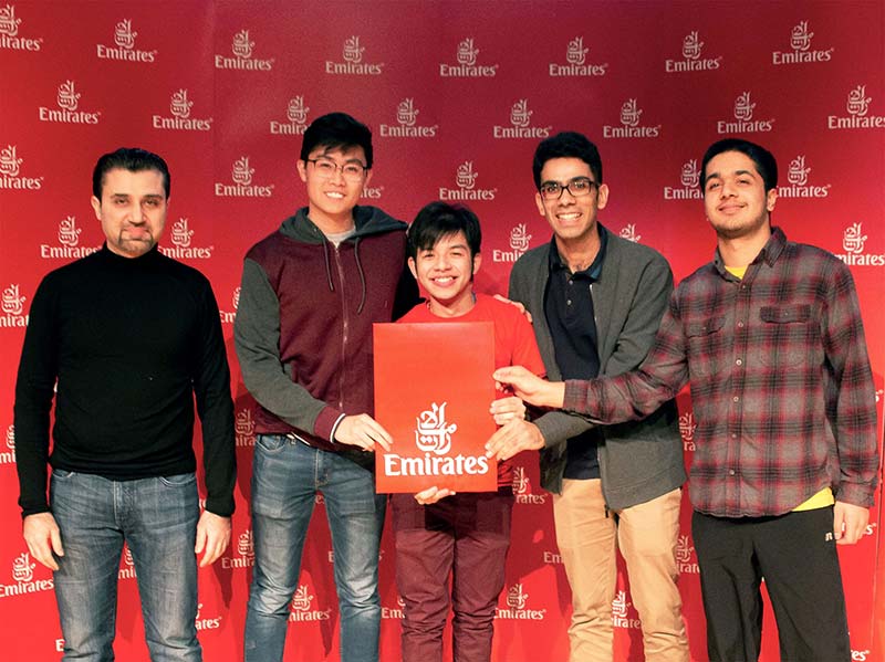 Emirates was the lead sponsor of the latest edition of TartanHacks, Carnegie Mellon University’s biggest hackathon. (left) Badr Abbas, Emirates’ Senior Vice President Commercial – Africa handed out prizes to the winning teams.