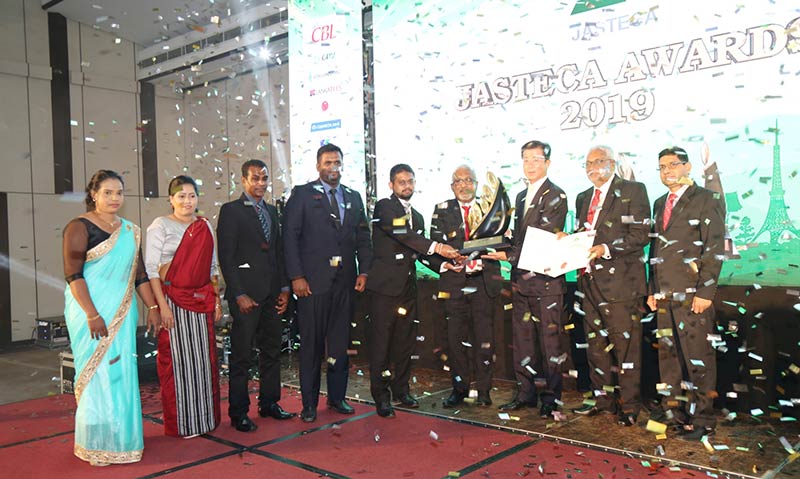 The GPV Lanka team with the award