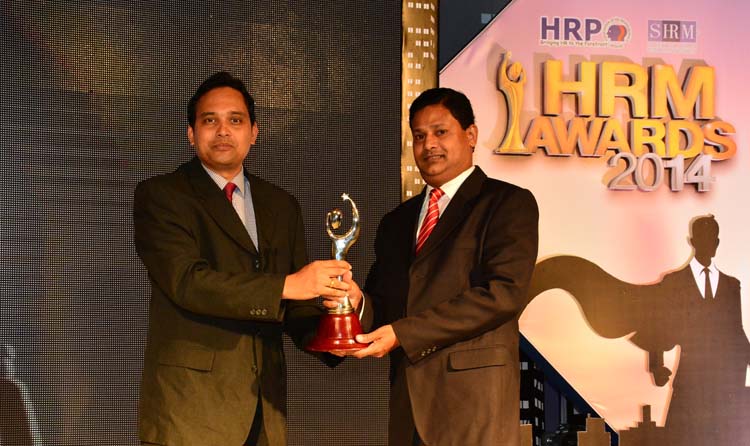 Priyantha Ranasinghe, Country Human Resources Manager, Coca-Cola Beverages Sri Lanka Limited receives award