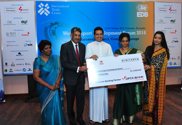 DFCC-Bank-Exchanges-the-Cheque