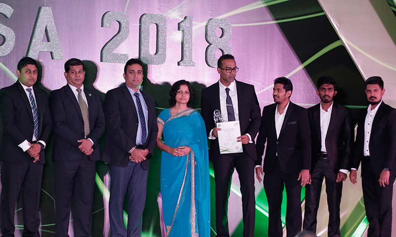 The-eMarketingEye-team-receiving-the-award-at-NBQSA-2018