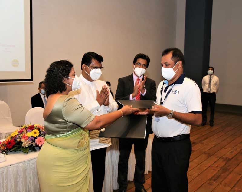 2.-The-signing-ceremony-held-at-Suhurupaya,-Battaramulla,-was-graced-by-Dr.-Nalaka-Godahewa,-the-State-Minister-of-Urban-Development,-Coast-Conservation,-Waste-Disposal