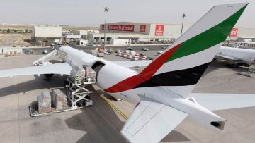 Unloading-Emirates-SkyCargos-new-Freighter