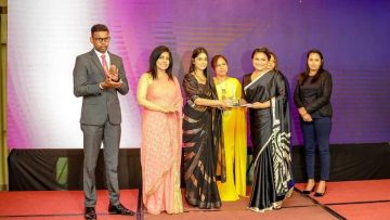 Heshani-Kaumadi-the-Founder-and-Chief-Executive-Officer-of-InTalent-Asia-receiving-the-award