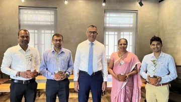 Nations-Trust-Bank-CEO-Hemantha-Gunetilleke-together-with-the-Banks-digital-banking-customers-who-received-recognition-as-the-top-four-Eco-Champ