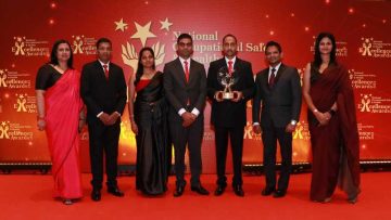 Cinnamon-Citadel-Kandy-Team-with-the-award-1